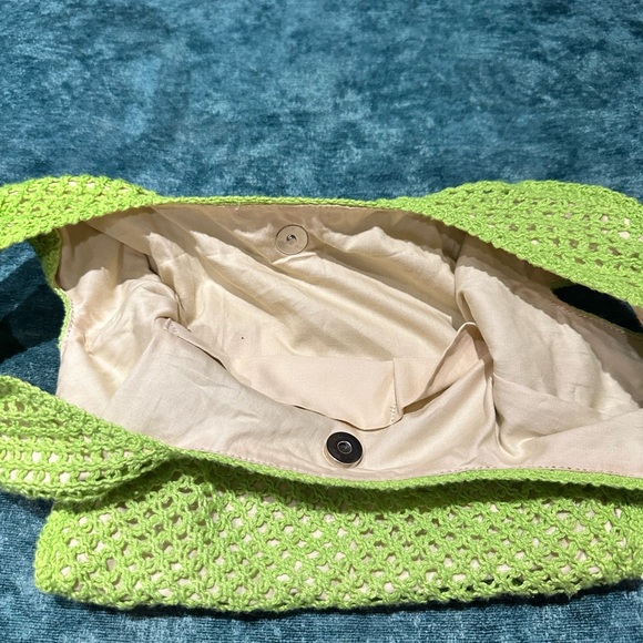 Wild Fable lime green strawberry bag - Picture 4 of 5